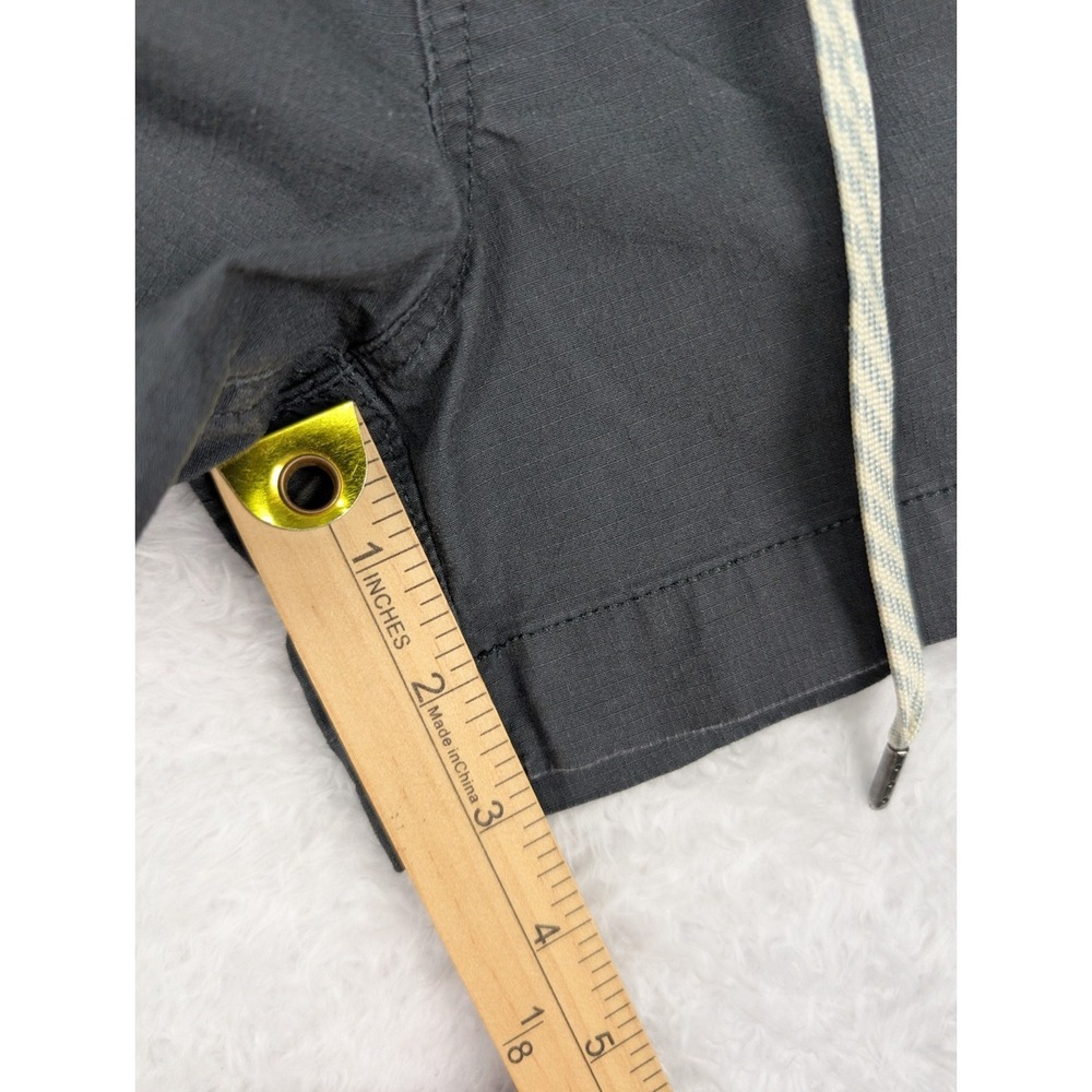 Vuori Women's Gray Ripstop Shorts - Picture 5 of 8